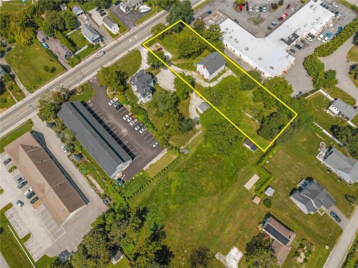Property Photo: 2967 East Main Road RI 02871