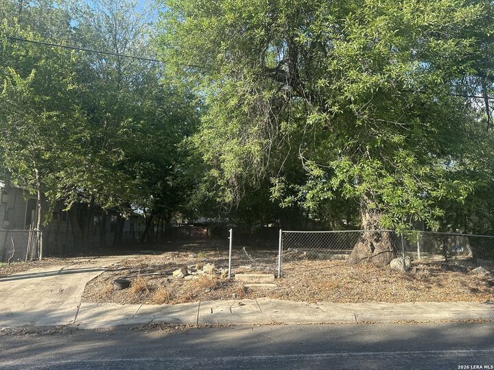 Property Photo:  2807 Roselawn Rd  TX 78226 