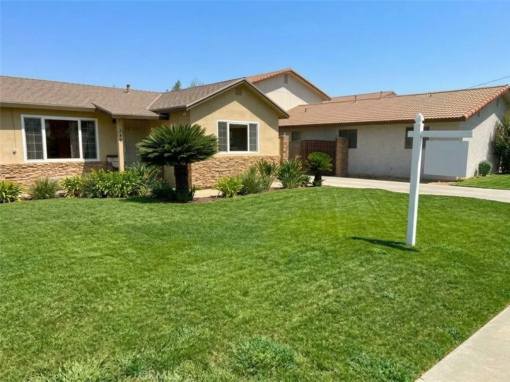 Property Photo:  549 S Del Norte  CA 93630 
