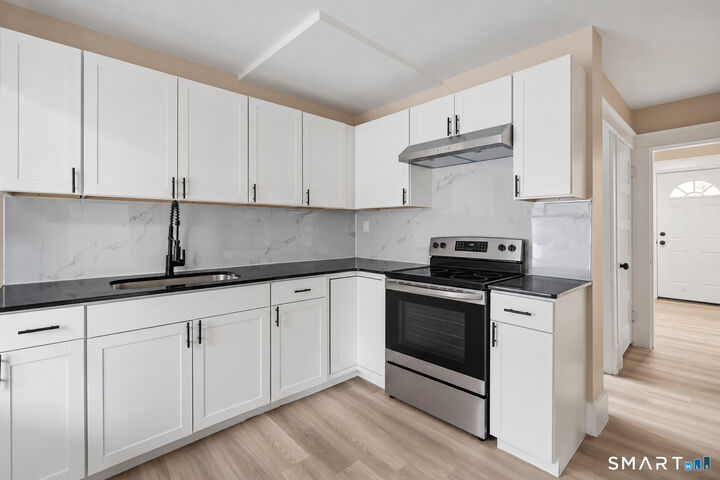 Property Photo:  9 Carpet Street  CT 06082 