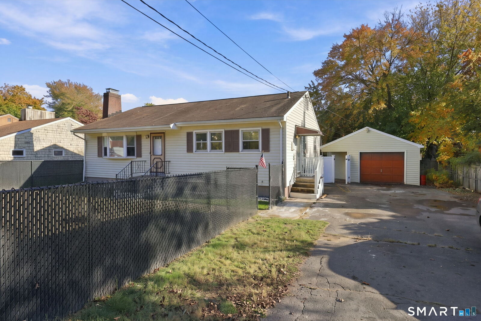 Property Photo:  1121 Tolland Street  CT 06108 