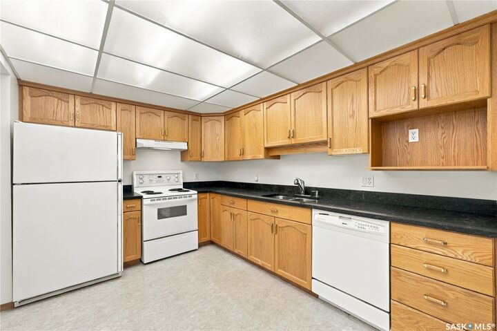 Property Photo:  303 Pinehouse Drive 103  SK S7K 7Z4 