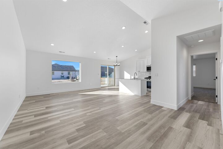 Property Photo: 6818 Road 104 WA 99301