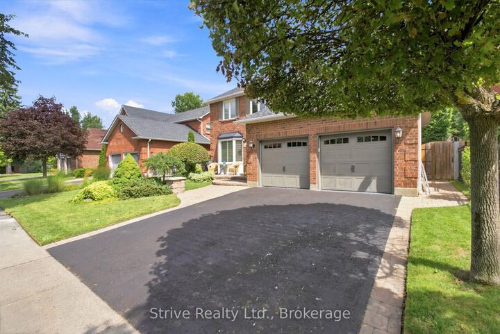 Property Photo:  5 Carriage Lane  ON L1E 1J9 