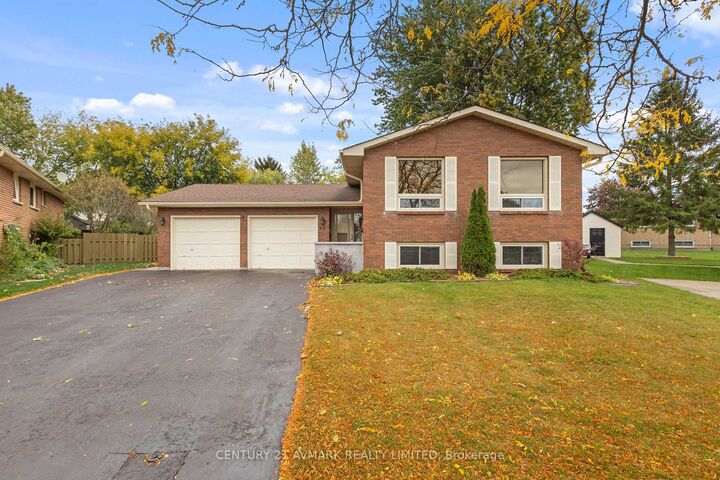 Property Photo:  24 Huntington Circle  ON L3C 6J4 