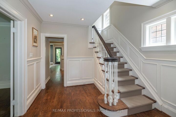 Property Photo:  61 Grenview Boulevard N  ON M8X 2K3 