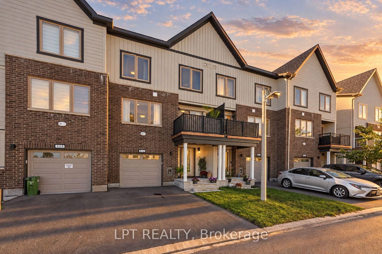 Property Photo:  812 Kinstead Private  ON K2S 3B3 