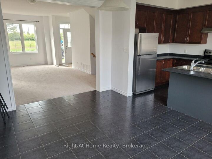 Property Photo:  294 Brookhill Boulevard  ON L1C 0M1 