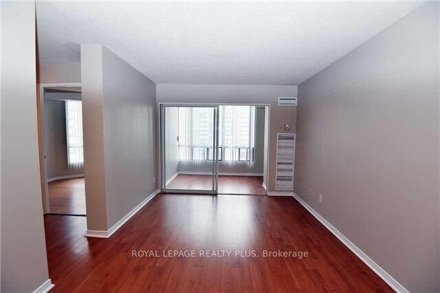 Property Photo:  115 Hillcrest Avenue 1209  ON L5B 3Y9 