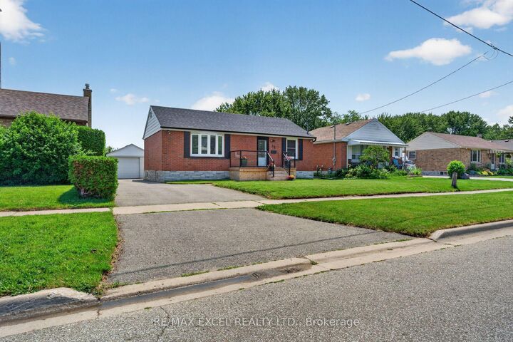 Property Photo:  23 Kawartha Avenue  ON L1H 3Y7 