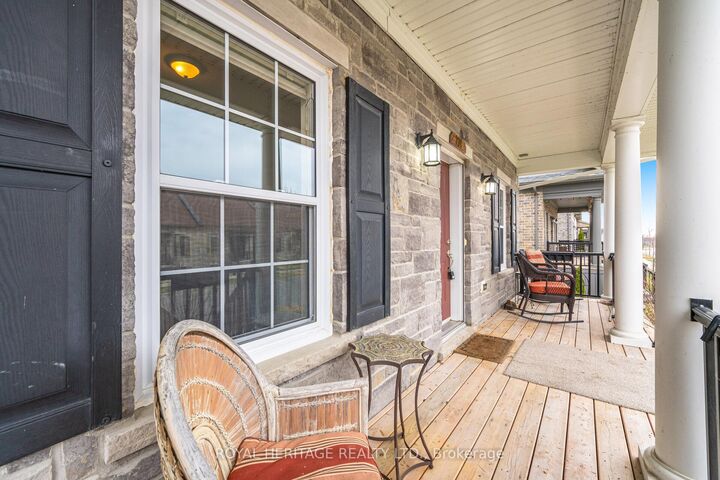 Photo de la propriété:  734 Elmer Hutton Street  ON K9A 0K9 