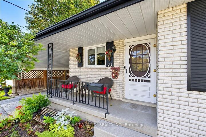 Property Photo:  73 Belton Drive  ON N2M 2B7 