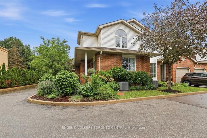 Property Photo:  229 Baker Street 16  ON N2T 2R4 