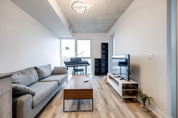 Property Photo:  15 Baseball Place 1106  ON M4M 0E6 