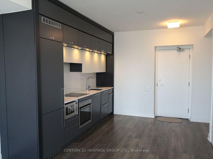 Property Photo:  15 Grenville Street 3907  ON M4Y 1A1 