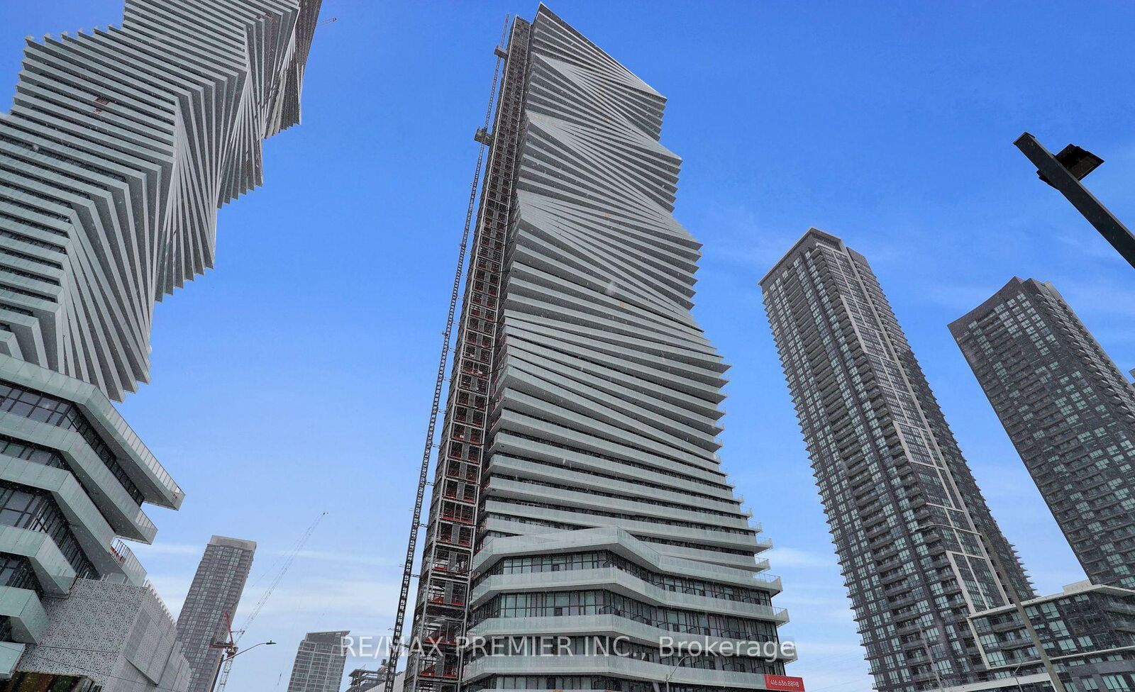 Property Photo:  3900 Confederation Parkway 225  ON L5B 0K7 