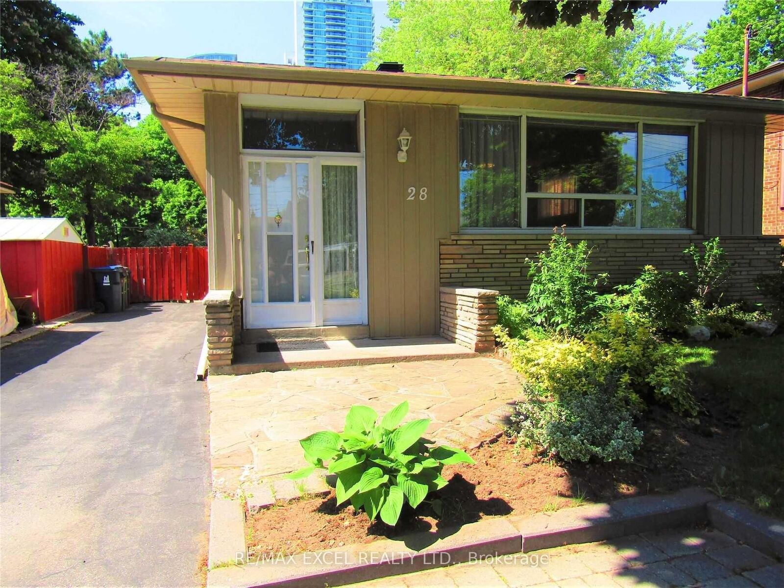 Property Photo: 28 Aspendale Drive Main ON M1P 4J6