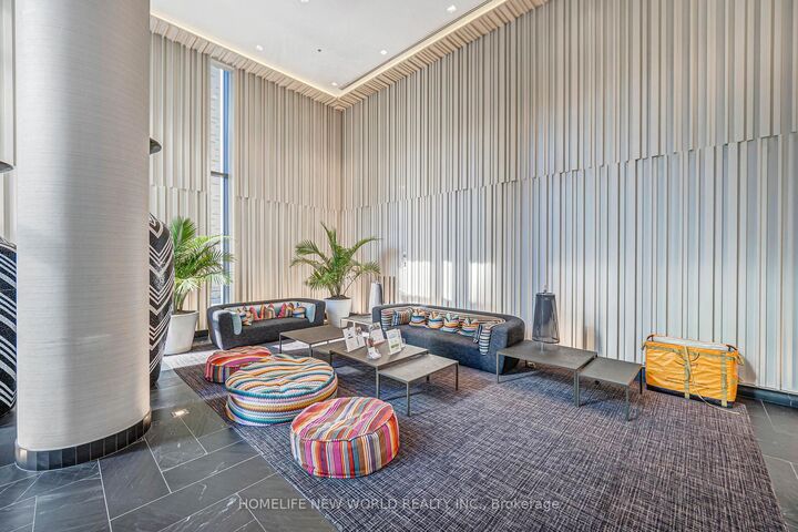 Property Photo:  42 Charles Street E 5603  ON M4Y 1T4 