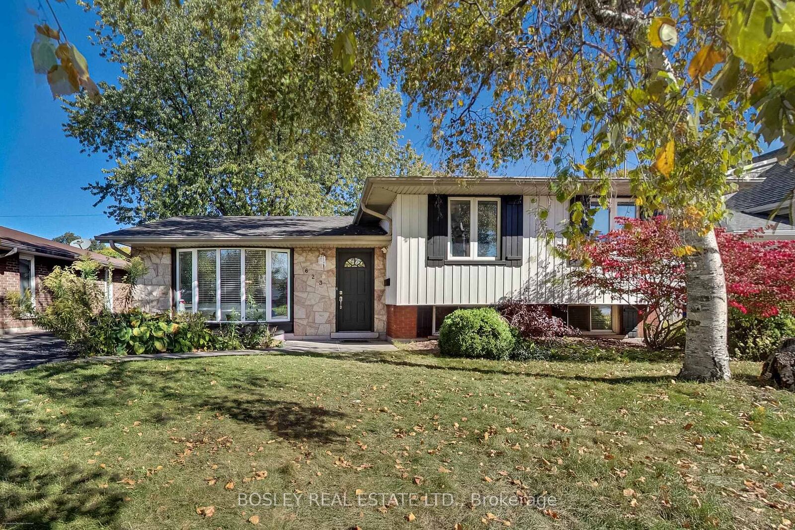 Property Photo:  623 Thornwood Avenue  ON L7N 3B9 
