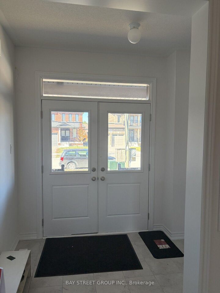 Property Photo:  70 Wakefield Boulevard  ON L3W 0L9 