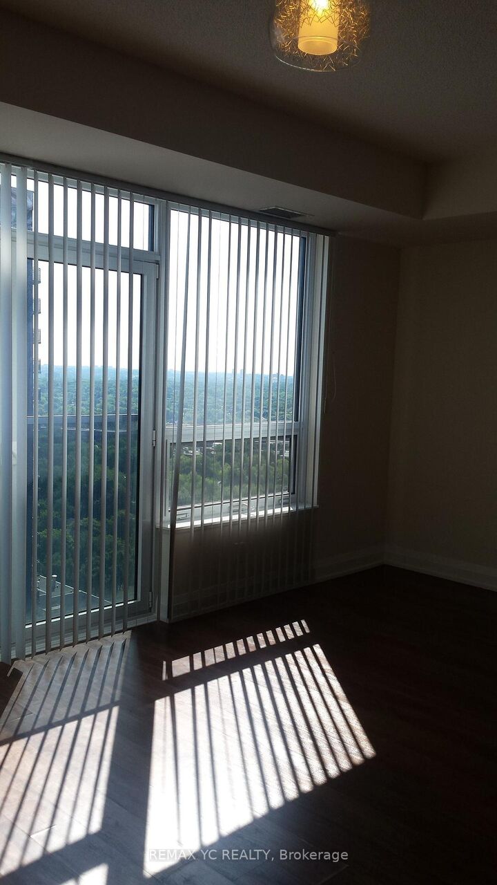 Property Photo:  5 Sheppard Avenue E 2024  ON M2N 2Z8 