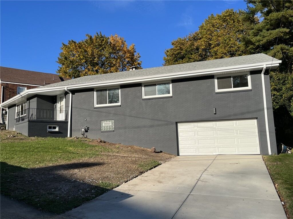 Property Photo: 2911 Myer Blvd PA 15132