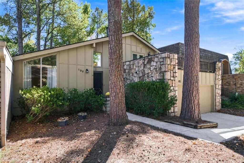 Property Photo:  195 Southwind Circle  GA 30076 