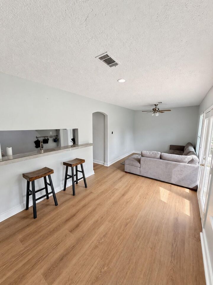 Property Photo:  1313 Pearson Street Apt  TX 77023 
