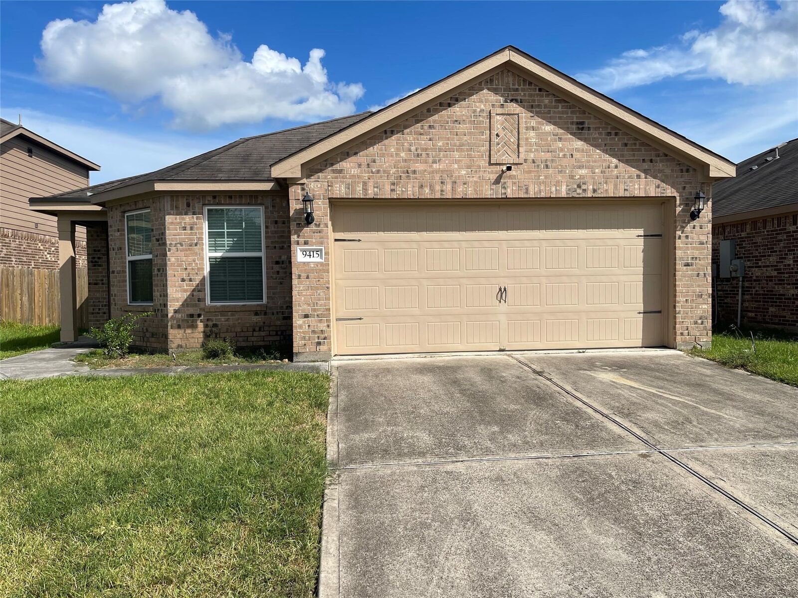 Property Photo:  9415 Opal Gates Drive  TX 77583 