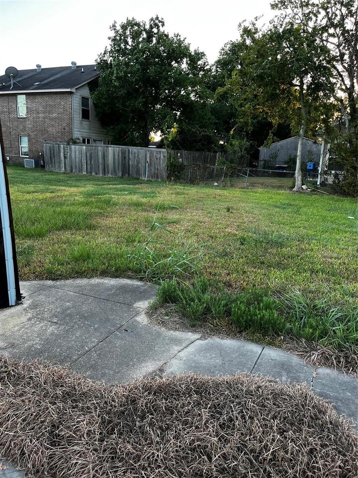 Property Photo:  705 Martin Luther King Street  TX 77520 