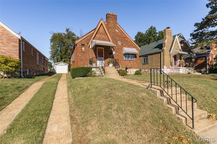 Property Photo: 729 Zeiss MO 63125