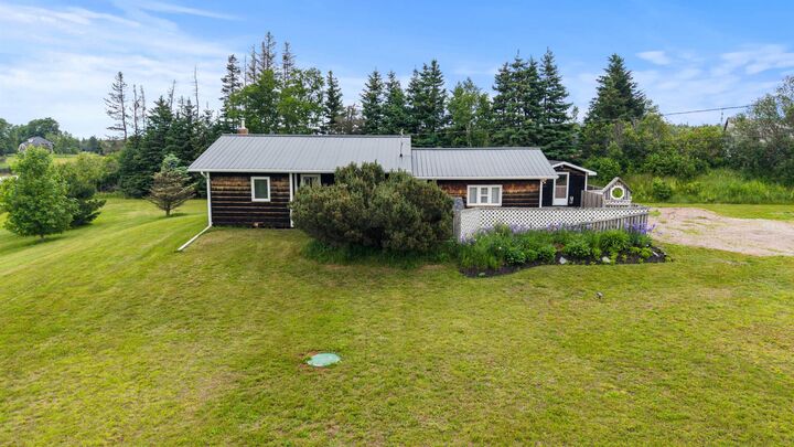 Property Photo:  2482 Winsloe Road  PE C1E 2Z4 