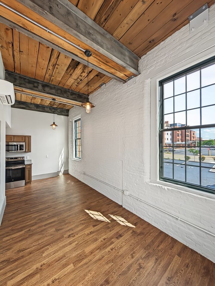 Property Photo:  90 Grove St 205  MA 01605 