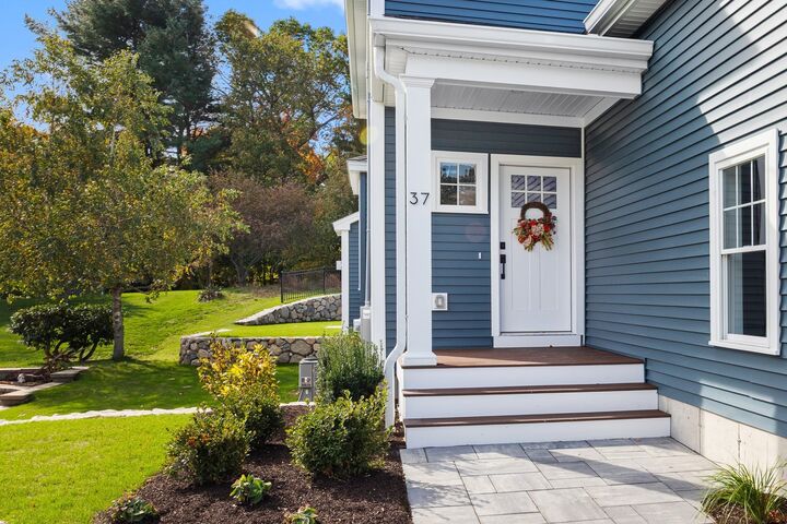 Property Photo:  37 School St 37  MA 01801 