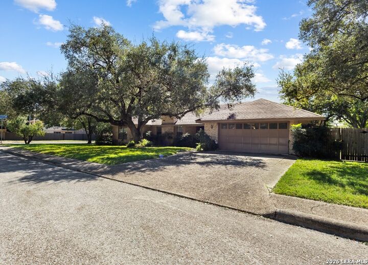 Property Photo: 13723 Hunters Hawk St TX 78230