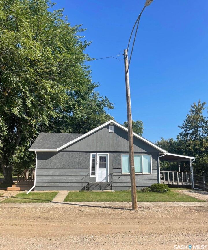 Property Photo:  205 Railway Avenue  SK S0A 1K0 