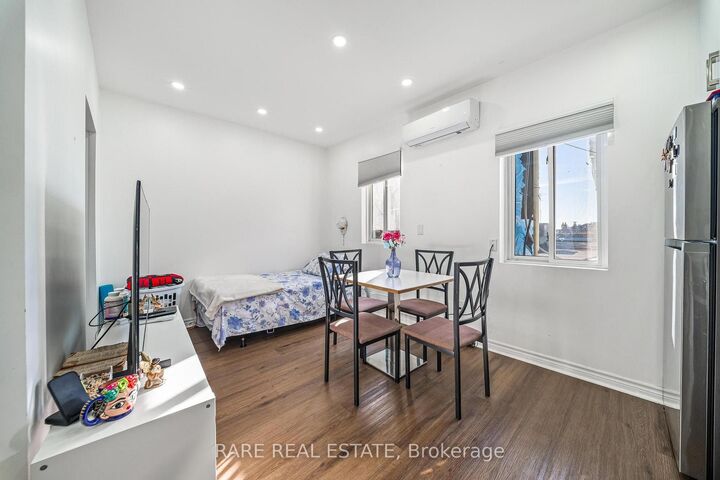 Property Photo:  167 Dynevor Road 4  ON M6E 2J5 