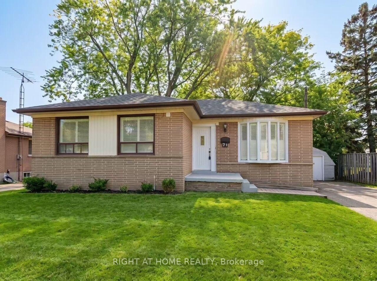 Property Photo:  71 Rockport Crescent  ON L4C 2L7 