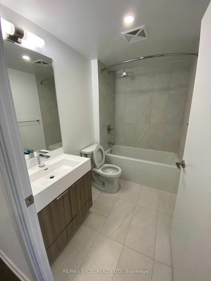 Property Photo:  30 Samuel Wood Way 2201  ON M9B 0C9 