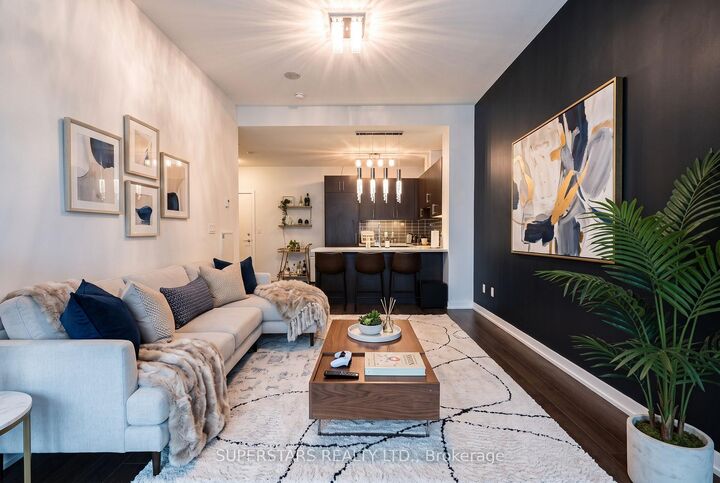 Property Photo: 39 Queens Quay E 821 ON M5E 0A5