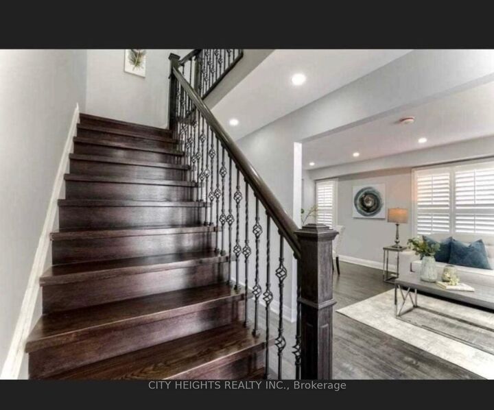 Property Photo:  62 Aurora Place  ON L6Z 2A8 