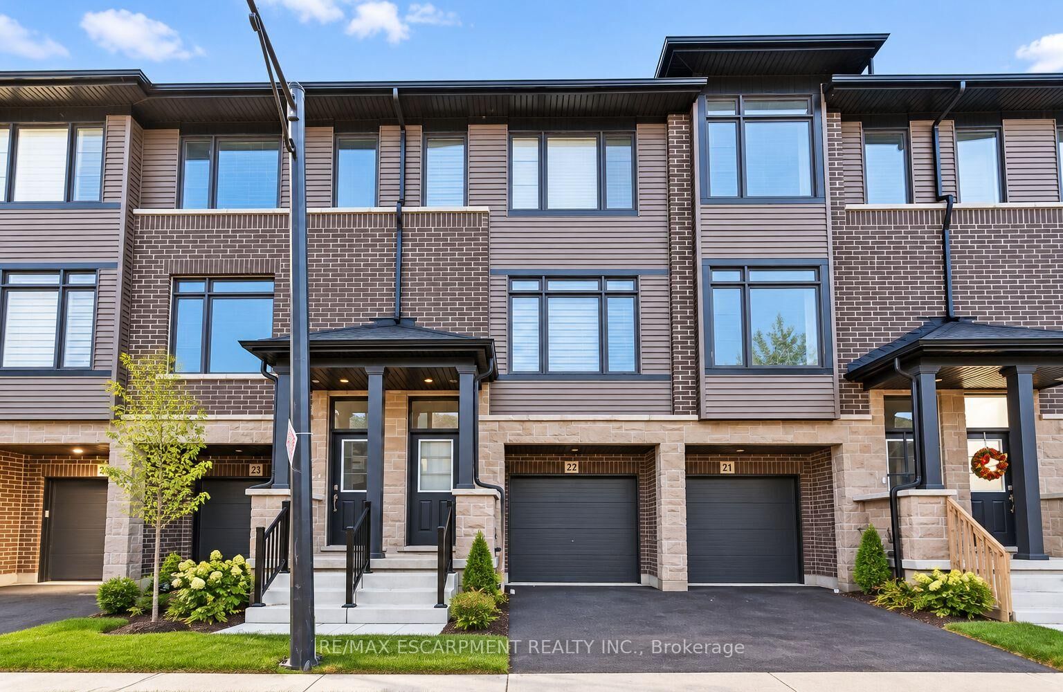 Property Photo:  120 Court Drive 22  ON N3L 0N2 