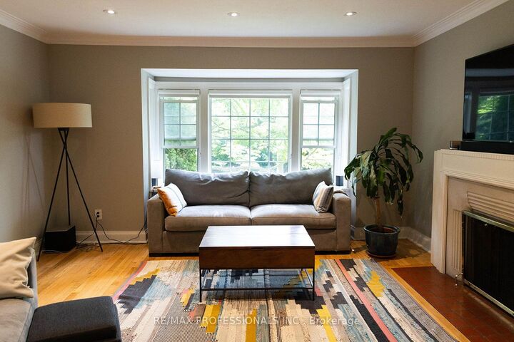 Property Photo:  82 Ellis Park Road  ON M6S 2V5 