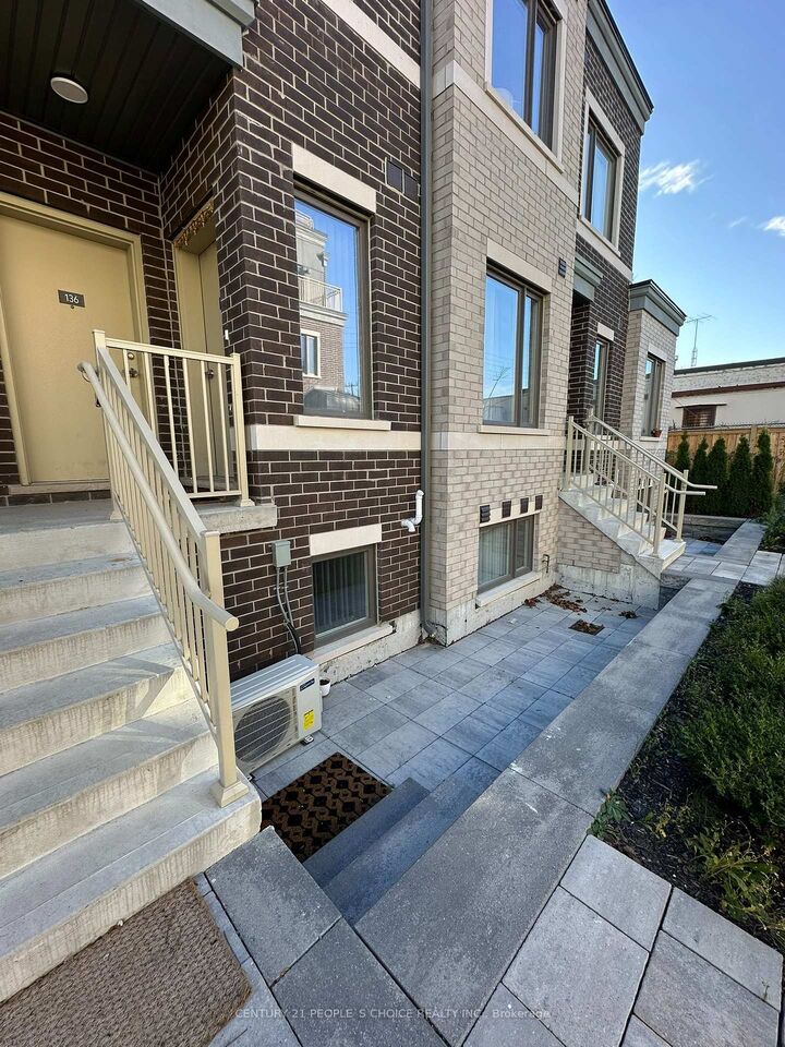Property Photo: 40 William Jackson Way 137 ON M8V 0J7