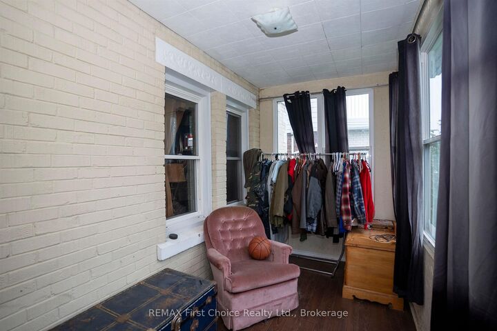 Property Photo:  308 Archibald Street N  ON P7C 3Y4 
