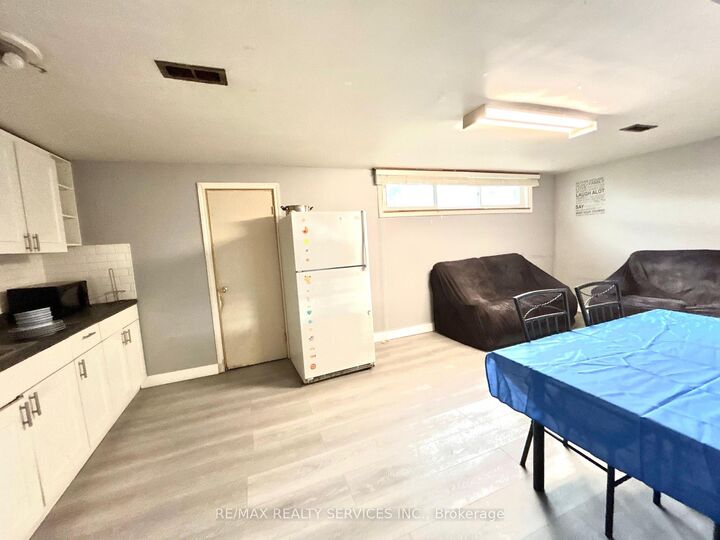 Property Photo:  139 Bellamy Road N  ON M1J 2L3 
