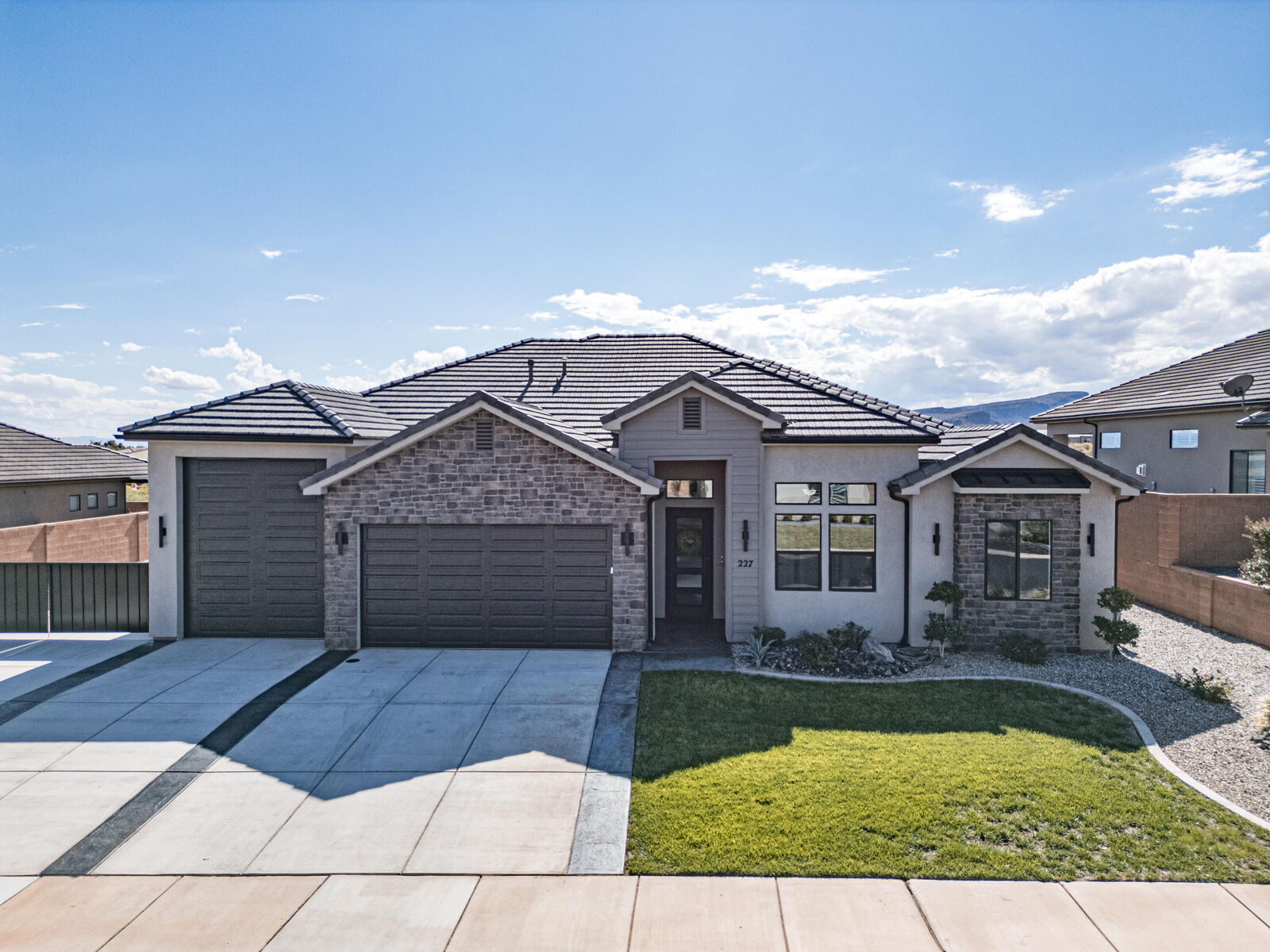 Property Photo: 227 W United Way UT 84738