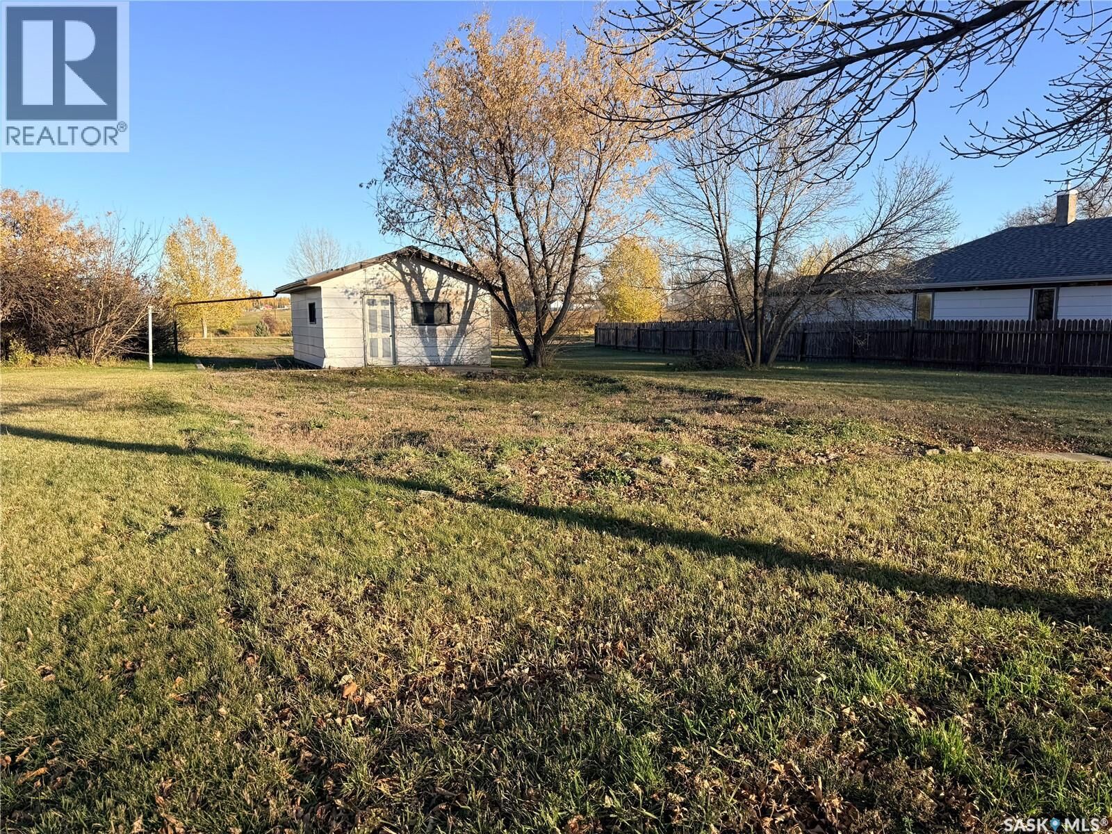 Property Photo:  61 14th Avenue SE  SK S9H 3S3 