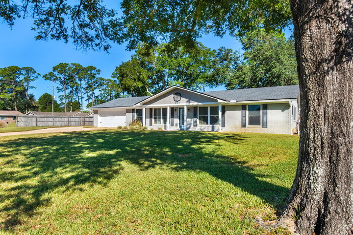 Property Photo:  301 17th Street  FL 32578 