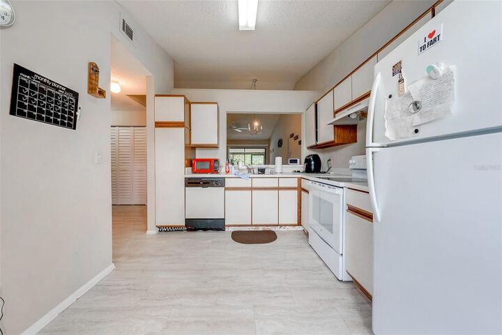 Property Photo:  2904 Squire Oak Court  FL 34769 